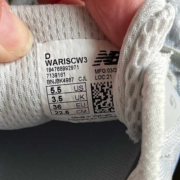 New Balance Womens Wariscw3 Blue Running Shoes Size 5.5 EUC - Picture 6 of 9